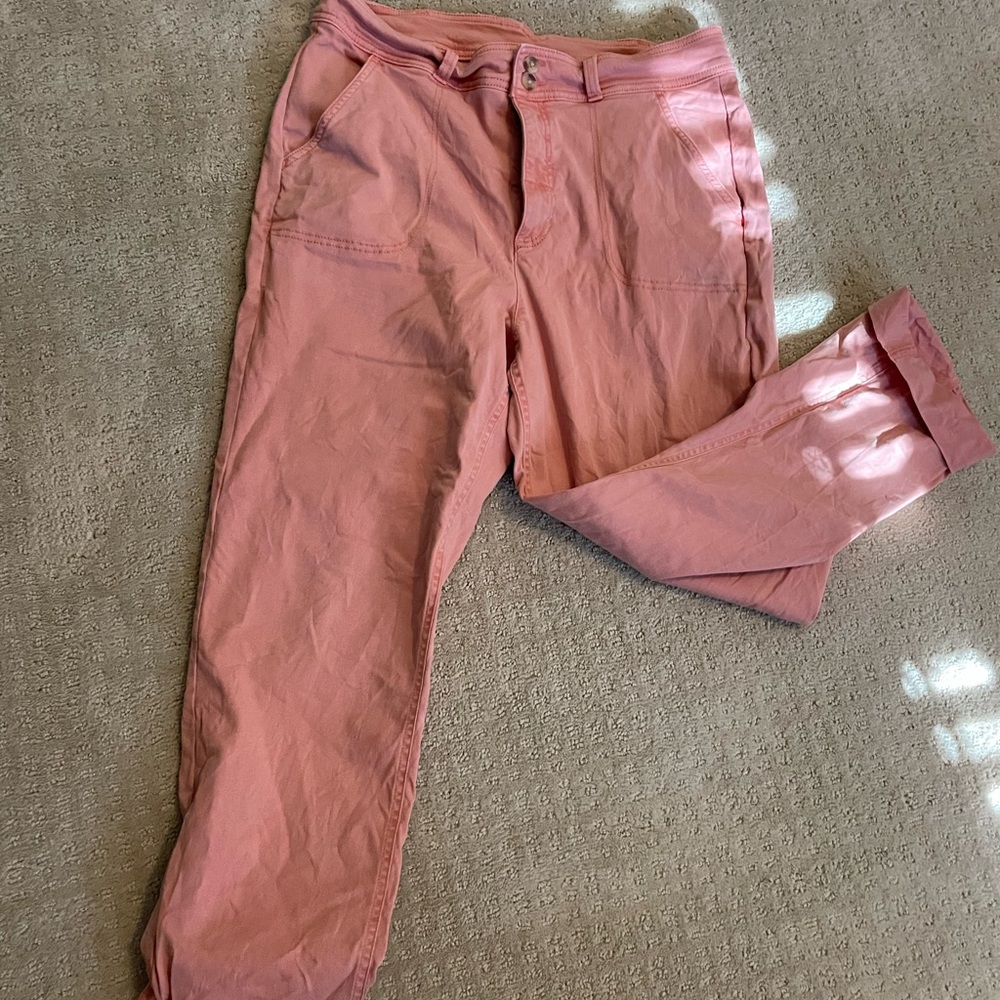 Lauren Conrad cropped peach pants